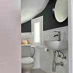 Nyrenoverat! Beachfront Townhouse Med Pool 马拉加