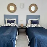 Nyrenoverat! Beachfront Townhouse Med Pool 度假居 马拉加