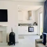 Nyrenoverat! Beachfront Townhouse Med Pool * 马拉加