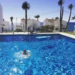 Nyrenoverat! Beachfront Townhouse Med Pool 度假居 马拉加