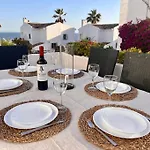 度假居 Nyrenoverat! Beachfront Townhouse Med Pool
