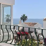 度假居 Nyrenoverat! Beachfront Townhouse Med Pool 马拉加