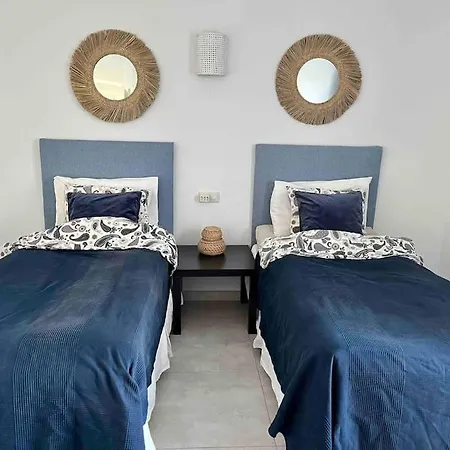 Nyrenoverat! Beachfront Townhouse Med Pool Casa vacanze Málaga