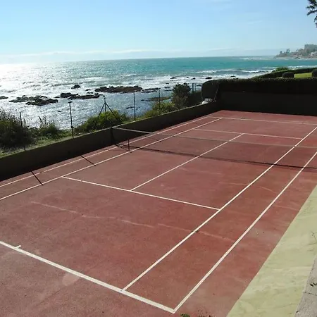 Dom wakacyjny Nyrenoverat! Beachfront Townhouse Med Pool Malaga