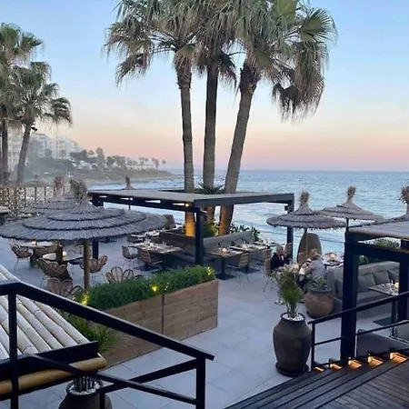 Nyrenoverat! Beachfront Townhouse Med Pool Casa vacanze *