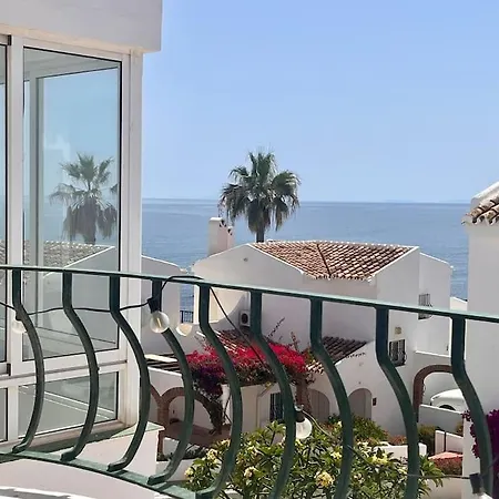 Casa vacanze Nyrenoverat! Beachfront Townhouse Med Pool Málaga